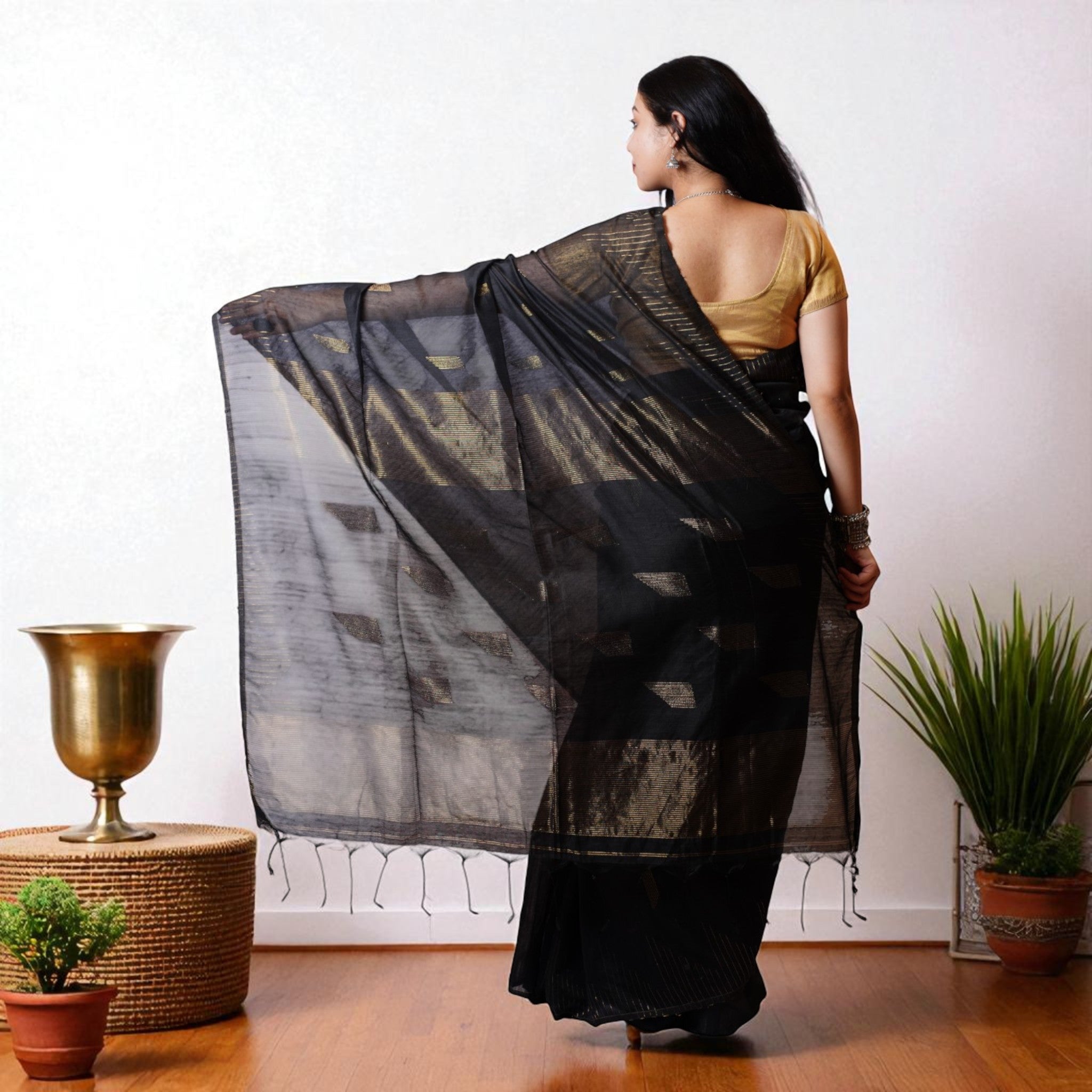 KaashiTara Stripe Cotton Saree