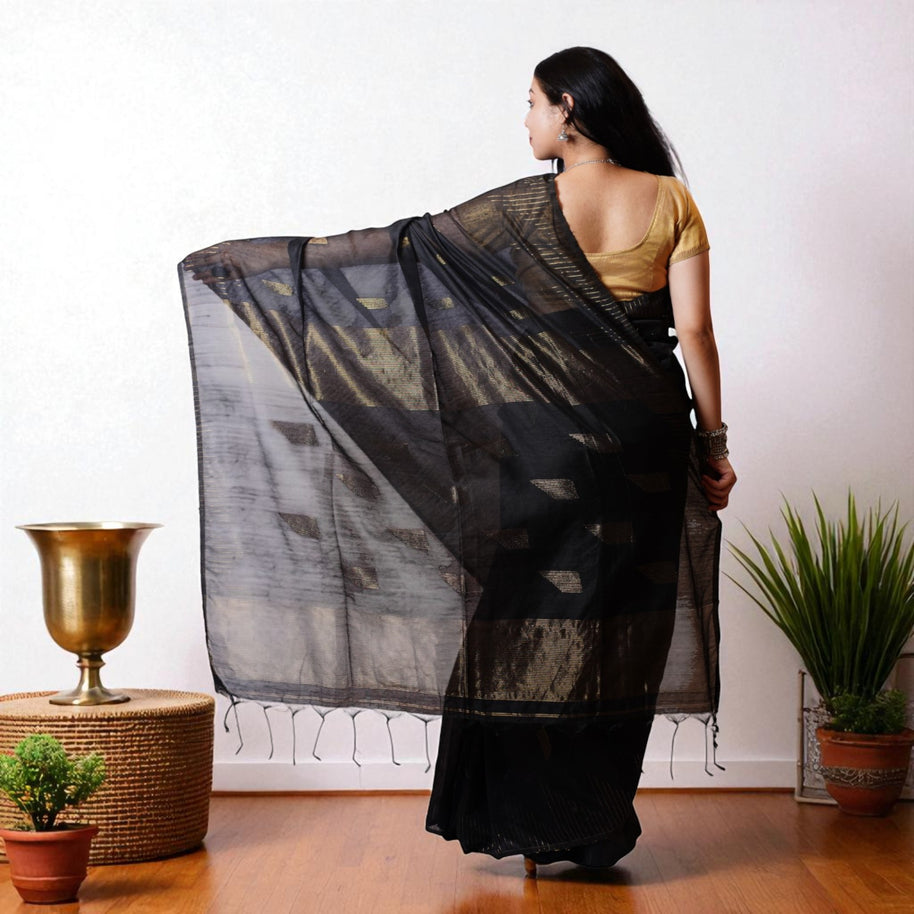 KaashiTara Stripe Cotton Saree