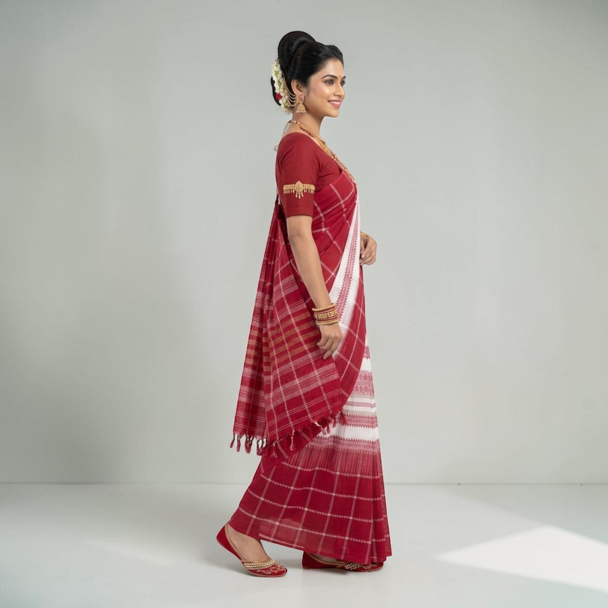 White Red Stripe Handwoven Cotton Saree