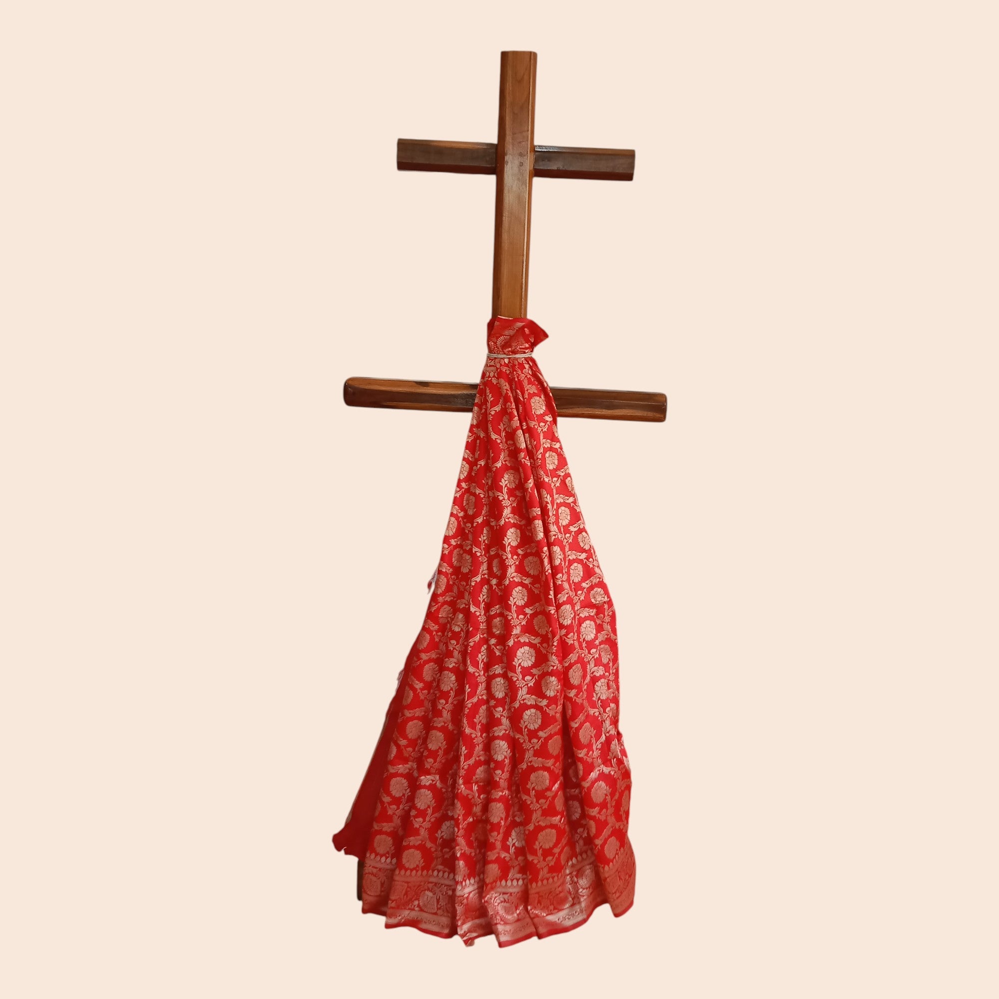 Red Golden Floral Silk Zari Saree