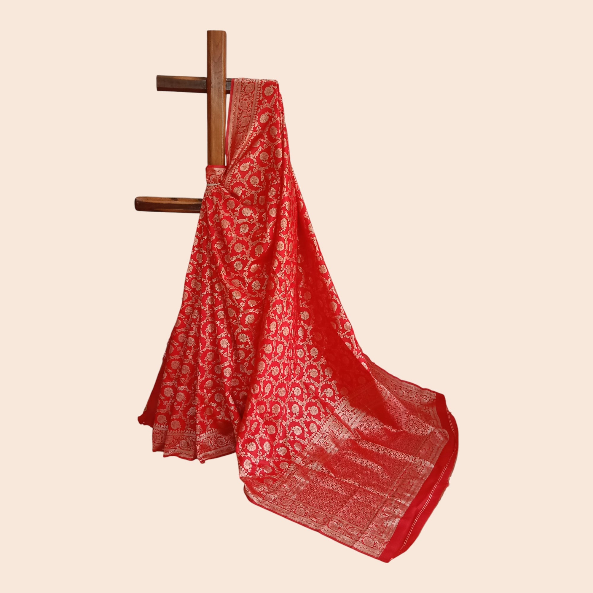 Red Golden Floral Silk Zari Saree