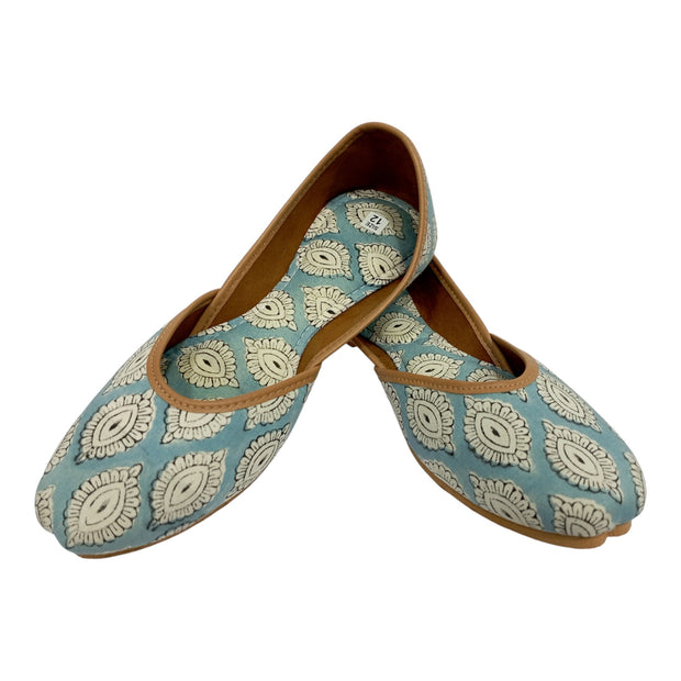 Sky Blue White Floral Handblock Jutti