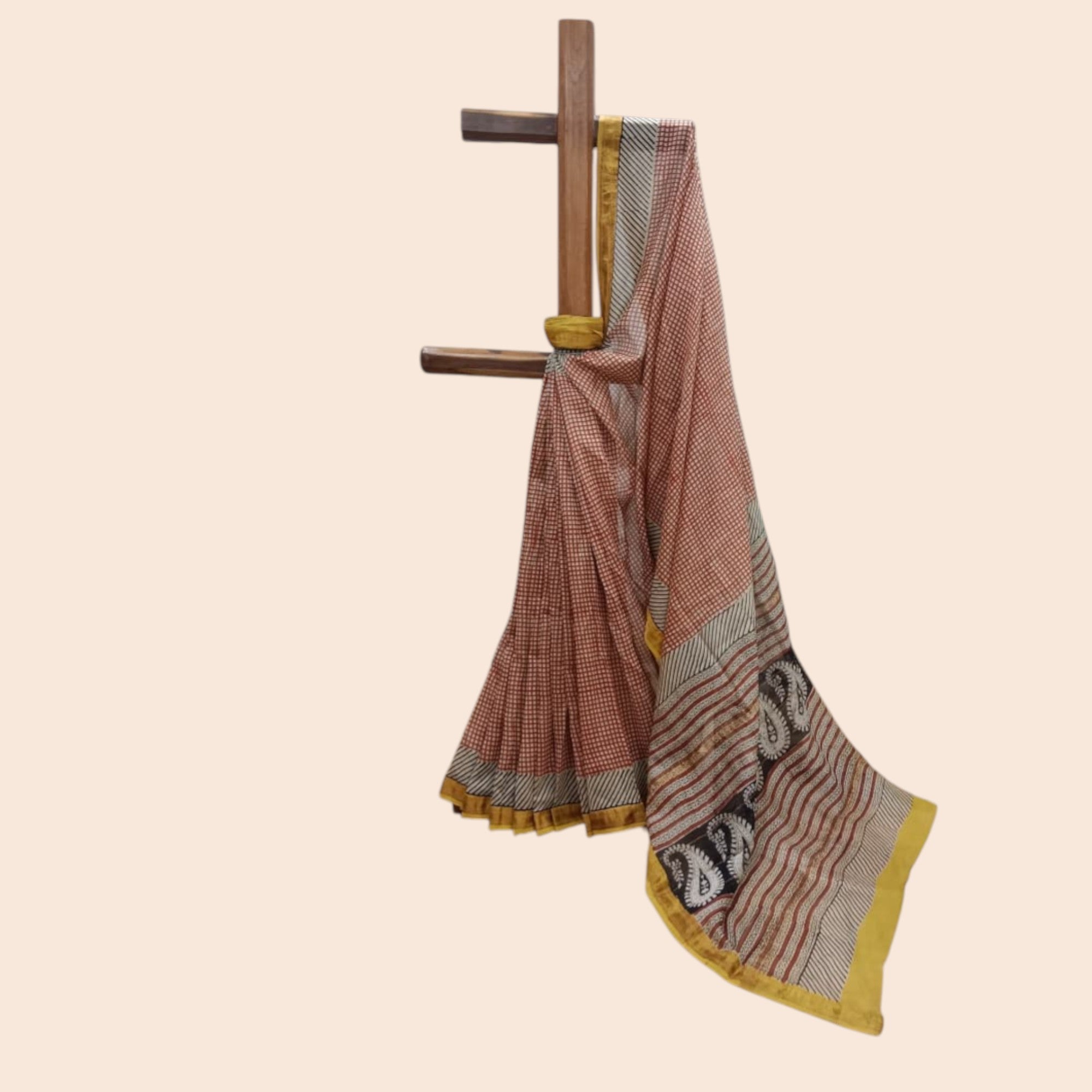 Offwhite Maroon Check Maheswari Silk Saree