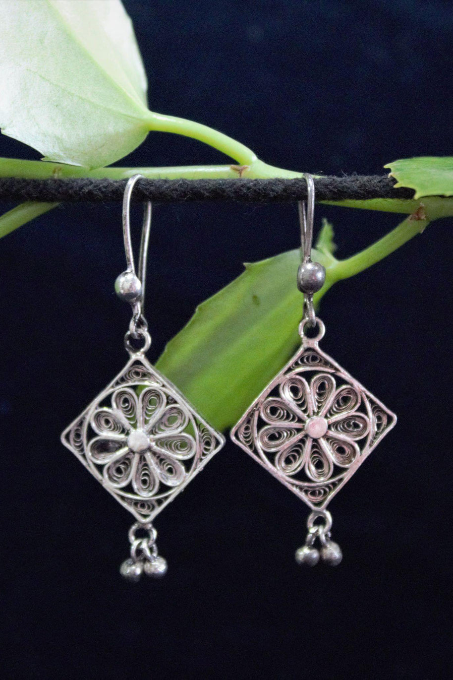 Romb Floral Teeny Silver Filigree Earrings