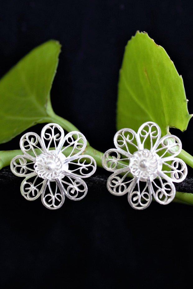 Daisy Stud Silver Filgree Earrings